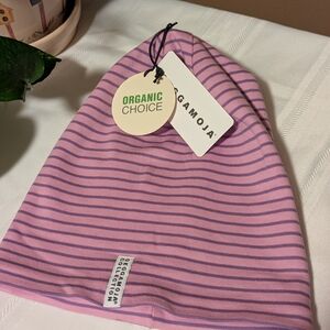 NWT Geggamoja Organic Striped Purple And Pink Beanie. Size Large. Ages 6 And Up.